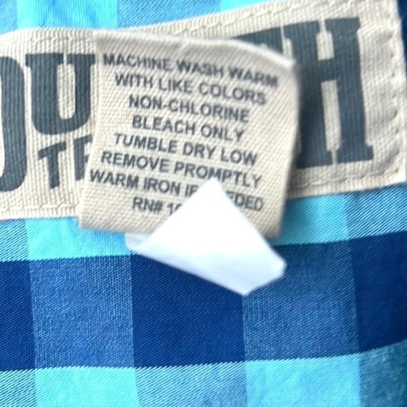 Duluth, XL, Plaid Button-Front Shirt, LOVE the Extra Roomy Armpit Extensions! XL - Picture 4 of 9